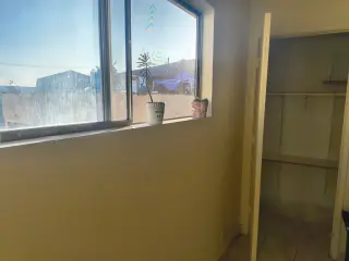 Se comparte cuarto amplio