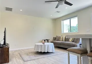 Welcome to this charming detached 1-bedroom