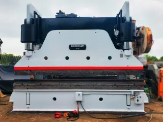 PRENSA DOBLADORA CINCINNATI 14' x 400 TON