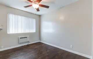 2 Bedroom Apt in Riverside