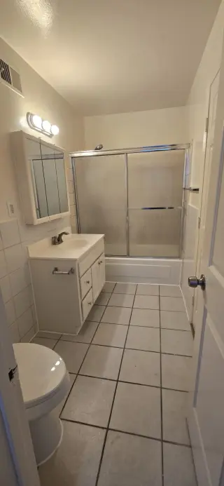 CUDAHY-3 BEDROOM/2BATH
