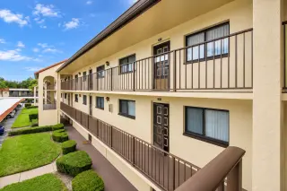 Condo 2/2 en venta en Clearwater – $174,900