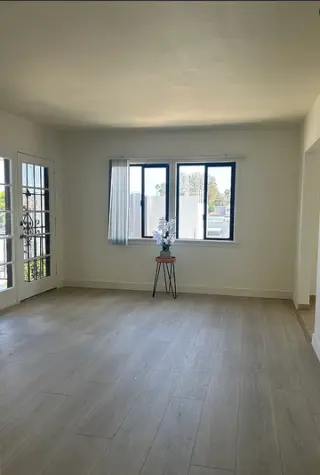 Beautiful upstairs apartment in the heart of Torrance