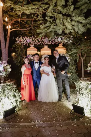 Animador de matrimonios cristianos, quinceañeras y todo evento social.