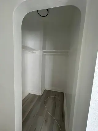 Modern Renovated Studio w/ SS Appliances – Prime Hollywood, Walk Score 94
