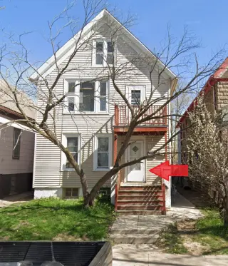 3 Beds 1 Bath Apartment (Lower)