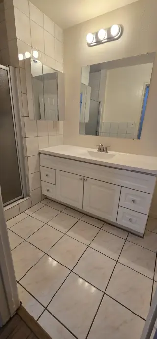 CUDAHY-3 BEDROOM/2BATH
