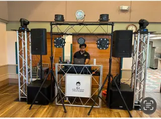 DJ y PHOTOBOOTH MILLENNIUM