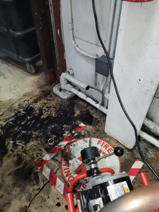 Servicios de Plomería 24/7 - JR Plumbing
