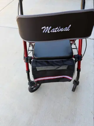 Rolling walker with a seat for Seniors