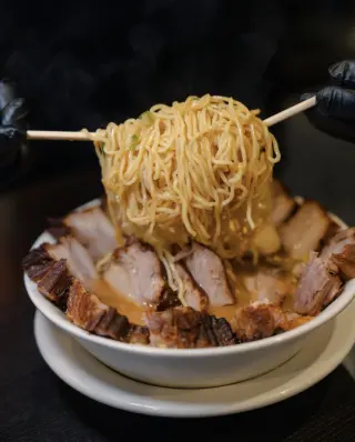 Restaurante de Ramen Japonés - GOMEN