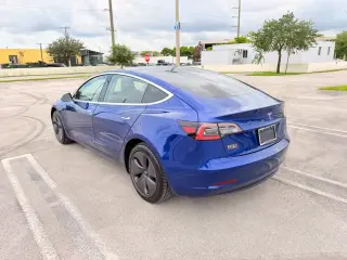 Tesla Model 3 2021 - Sedán Eléctrico en Excelente Estado