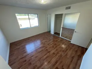 Glendale: 2 recámaras, 2 baños y balcón | $2,600/mes