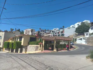 Hermosa Casa en Venta en Cubillas Sur