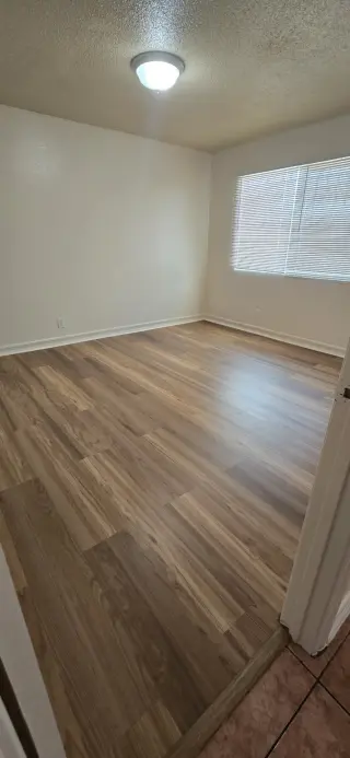 CUDAHY-3 BEDROOM/2BATH
