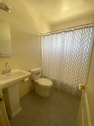 Two-Bedroom Apartment for Rent – Hawthorne, CA