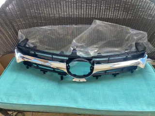 Rejilla Frontal de Auto Nueva en Venta
