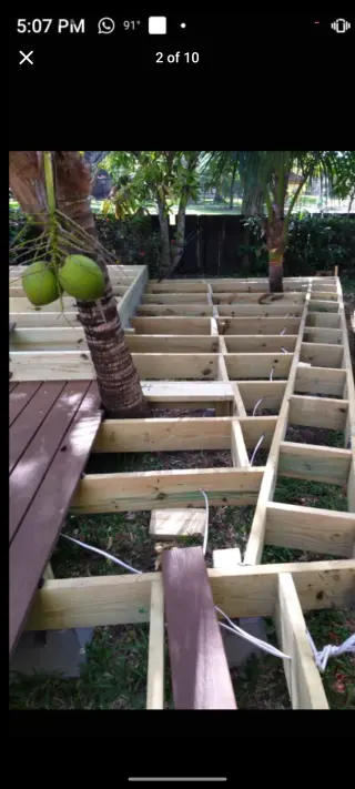 Estructura de Construcción de Deck de Madera