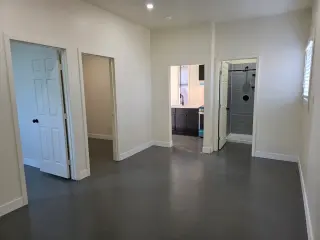 SE RENTA CASITA TRASERA