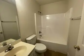 🏡 Beautiful 3-Bedroom, 2-Bathroom Home for Rent!