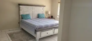 Landlord will pay for all utilitie, includin electricity, water, sewer,pool ment