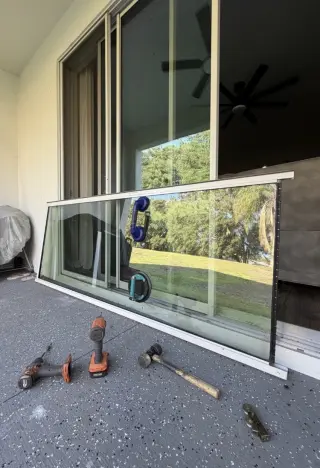 REPARACION DE PUERTAS CORREDIZAS (SLIDING DOOR ) Y VENTANAS .------------
