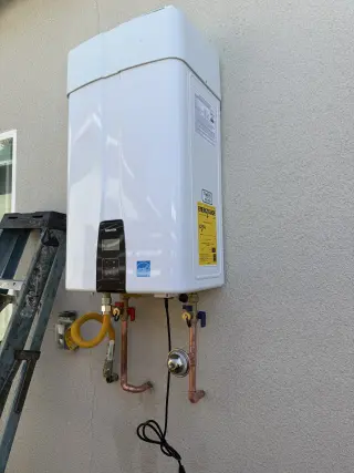 Plomero Profesional en Los Ángeles | Reparaciones, Drenaje, Nuevas Instalaciones