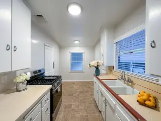 Large 1bd/1bath Miami FL