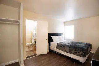 Estudio Amueblado en Jefferson Blvd $945 - Sur de Los Angeles