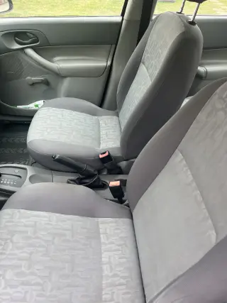 2005 Ford Focus sedan