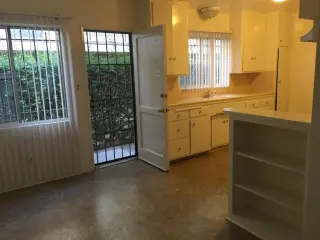 Rosemead CA 1 recamara remodelado con aire acondicionado listo para mudanza