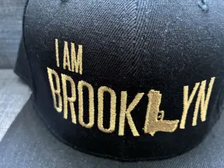 27 GORRAS SNAPBACK NUEVAS PERSONALIZADAS- LOTE COMPLETO