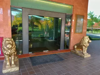 RENTO OFICINA CON AIRE ACONDICIONADOR