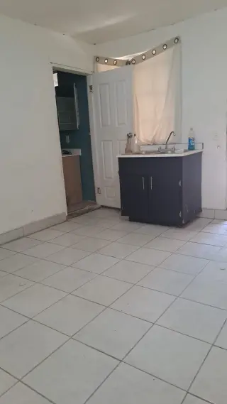CASA EN RENTA CERCA DE LA PLAYA - $500 USD - Colonia Lázaro Cárdenas, Tijuana