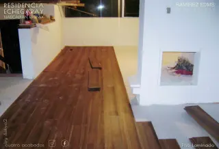 Pisos Laminados, Vinílicos, Alfombra, desde un Metro, de Cuatro Acabados, 4akva2