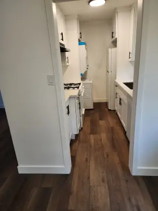 Hermoso Apartamento de 2 Rec / 1 Baño Totalmente Remodelado – Listo para Mudarse