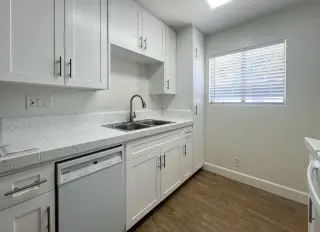 1 Bed 1 bath Apt in Riverside