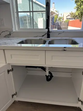 Plomero Profesional en Los Ángeles | Reparaciones, Drenaje, Nuevas Instalaciones