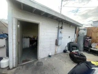 SE RENTA ESPACIO COMERCIAL EN COMMERCE