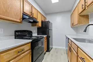 1 BEDROOM AND 2 BATHROM AVAILABLE