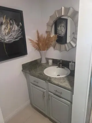 Casa en Renta Lancaster-3rec 2baños- $2695