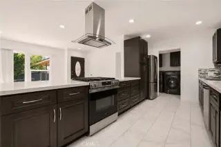 Casa luminosa de 3 dormitorios y 2 baños en North Hollywood