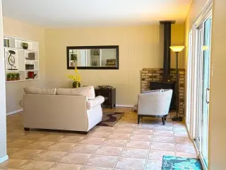 CHARMING SINGLE FAMILY HOUSE FOR RENT
