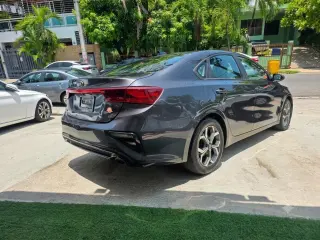 Kia Forte LXS 2020 Gris - Santiz Autos