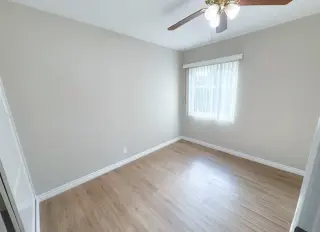 BUENA PARK CA Un dormitorio con estacionamiento