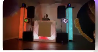 DJ Y PHOTOBOOTH PARA SUS EVENTOS