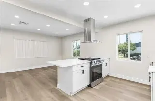 charming 2 bedroom Remodeled