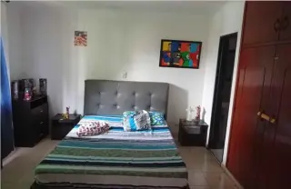 Amplia Casa Multifamiliar en Venta