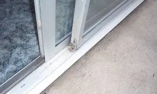REPARACIÓN DE PUERTAS CORREDIZAS,VENTANAS Y VIDRIOS ROTOS