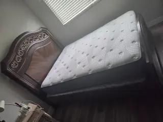 Set bedroom and mirror